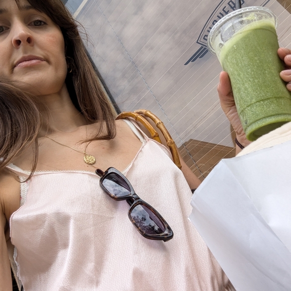 Meet your Posher, Alyssa - Picture 6 of 9